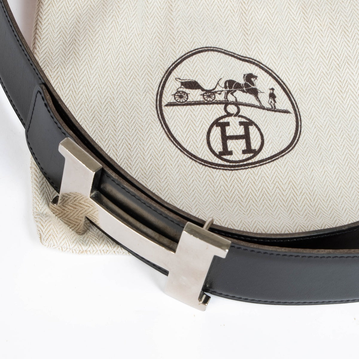 Authentic pre-loved Hermès Black Box Constance 42 mm Belt - Size 90 on Labellov.com