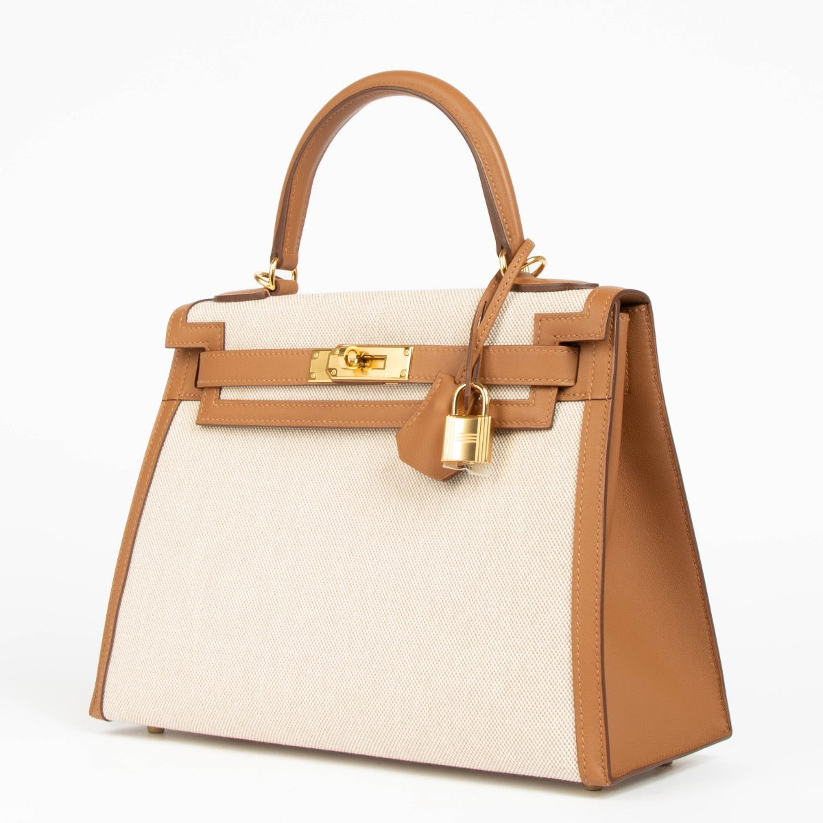 Authentic second hand brand new Hermès Kelly 28 Ecru/Gold Toille H/Swift GHW on www.labellov.com