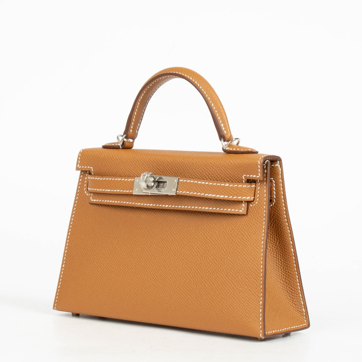 Shop safe online at Labellov in Antwerp, Brussels and Knokke these 100% authentic second hand Hermès Kelly Mini II Gold Epsom PHW. Veilig online tweedehands authentieke Hermès Kelly Mini II Gold Epsom PHW kopen bij Labellov