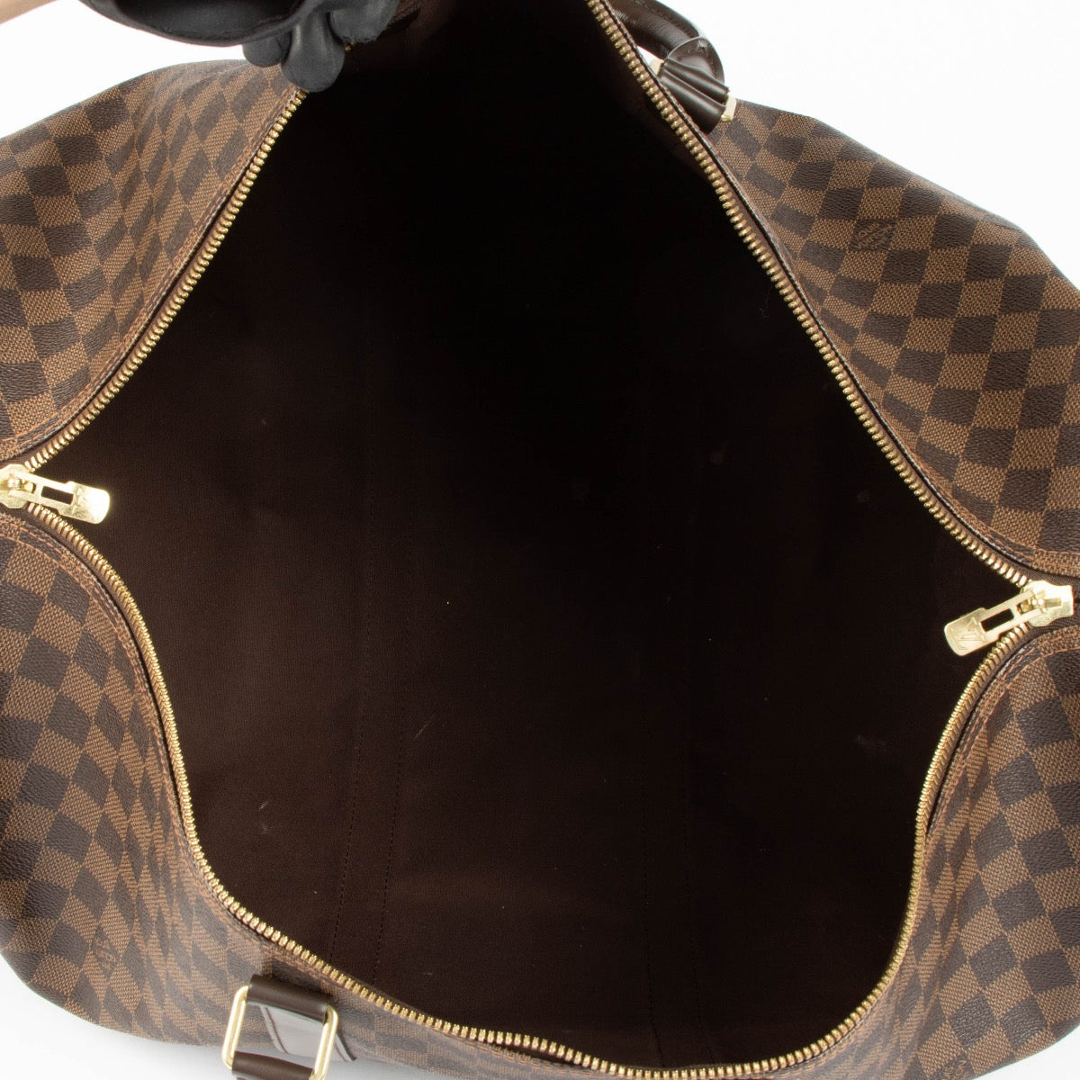 Authentic pre-loved Louis Vuitton Damier Ebene Keepall Bandoulière 55 Travel Bag on Labellov.com