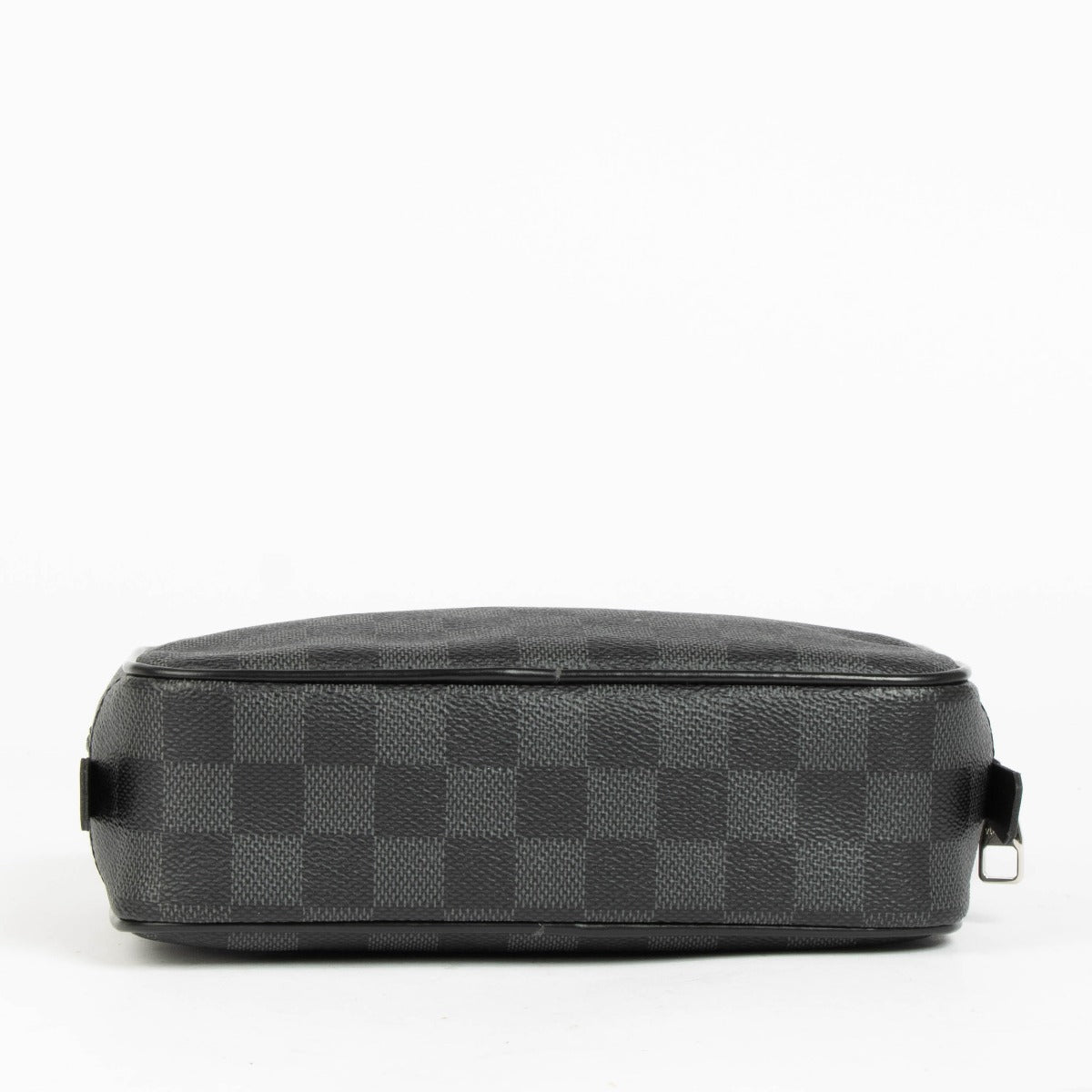 Shop this 100% authentic Louis Vuitton Damier Graphite Toiletry Pouch at Labellov.com