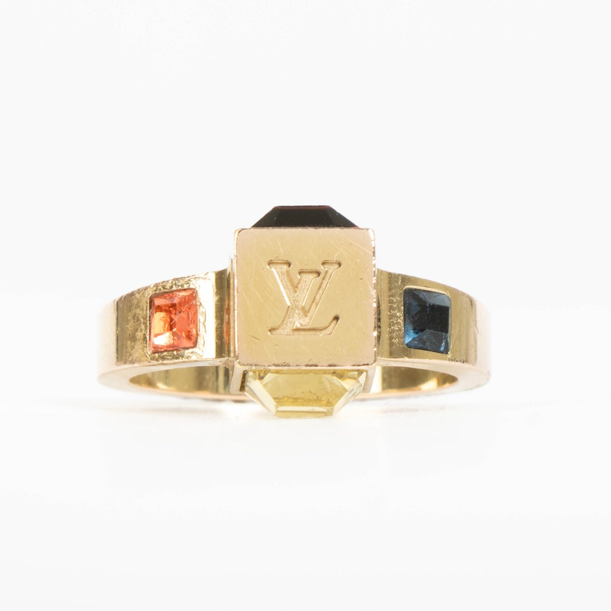 Shop this 100% authentic Louis Vuitton Gold-Tone Cube Crystal Gamble Ring in size M at Labellov.com