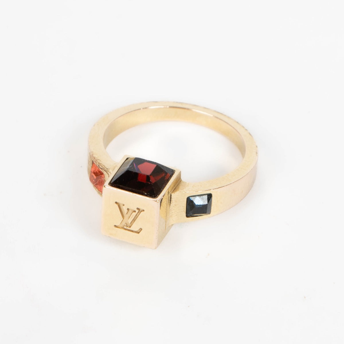 Shop this 100% authentic Louis Vuitton Gold-Tone Cube Crystal Gamble Ring in size M at Labellov.com