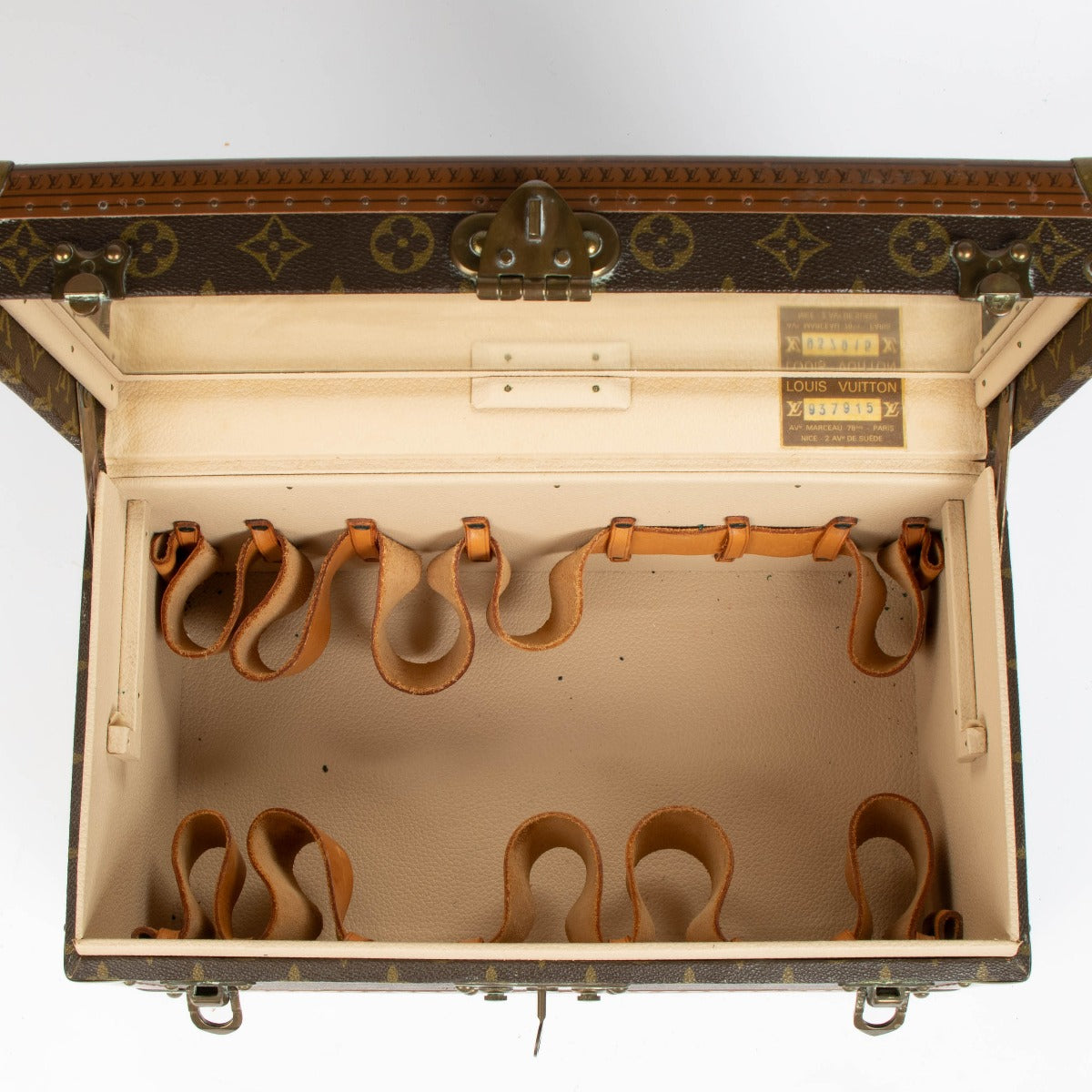 Shop this 100% authentic Louis Vuitton Monogram Boîte à Pharmacie Trunk at Labellov.com
