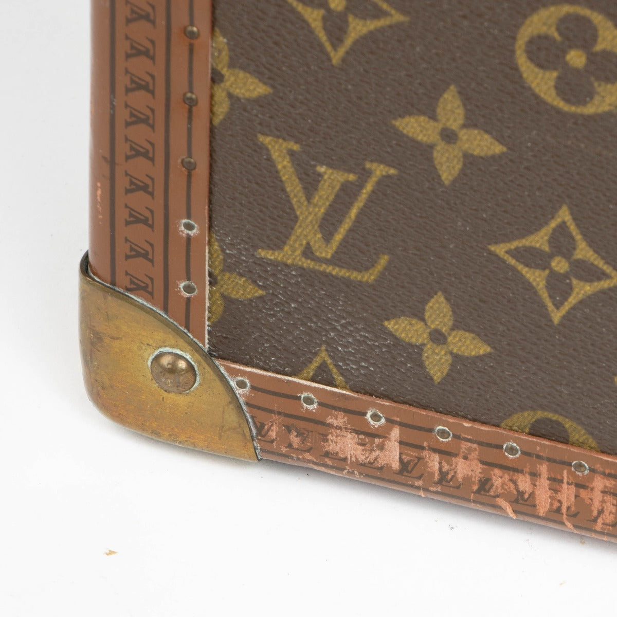 Shop this 100% authentic Louis Vuitton Monogram Boîte à Pharmacie Trunk at Labellov.com