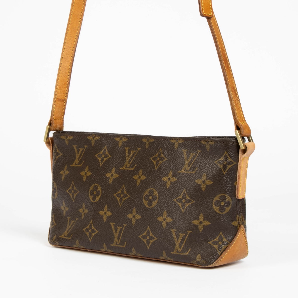 Authentic pre-loved Louis Vuitton Monogram Trotteur Crossbody on Labellov.com