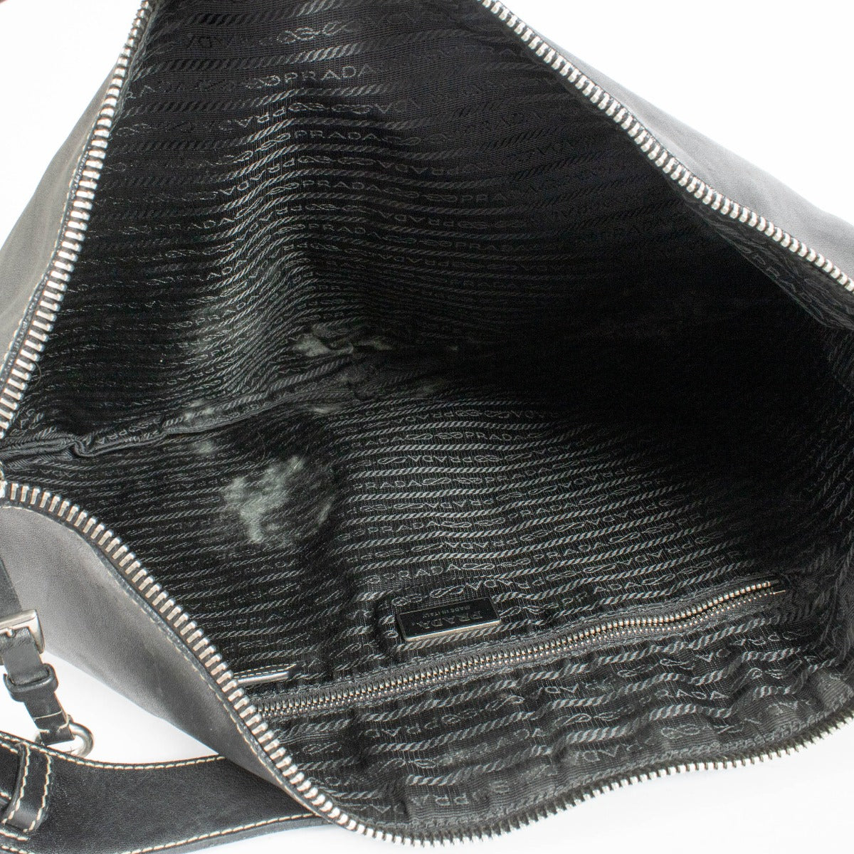 Shop the authentic Prada Black Vitello Daino Leather Shoulder Bag second hand on Labellov.com.