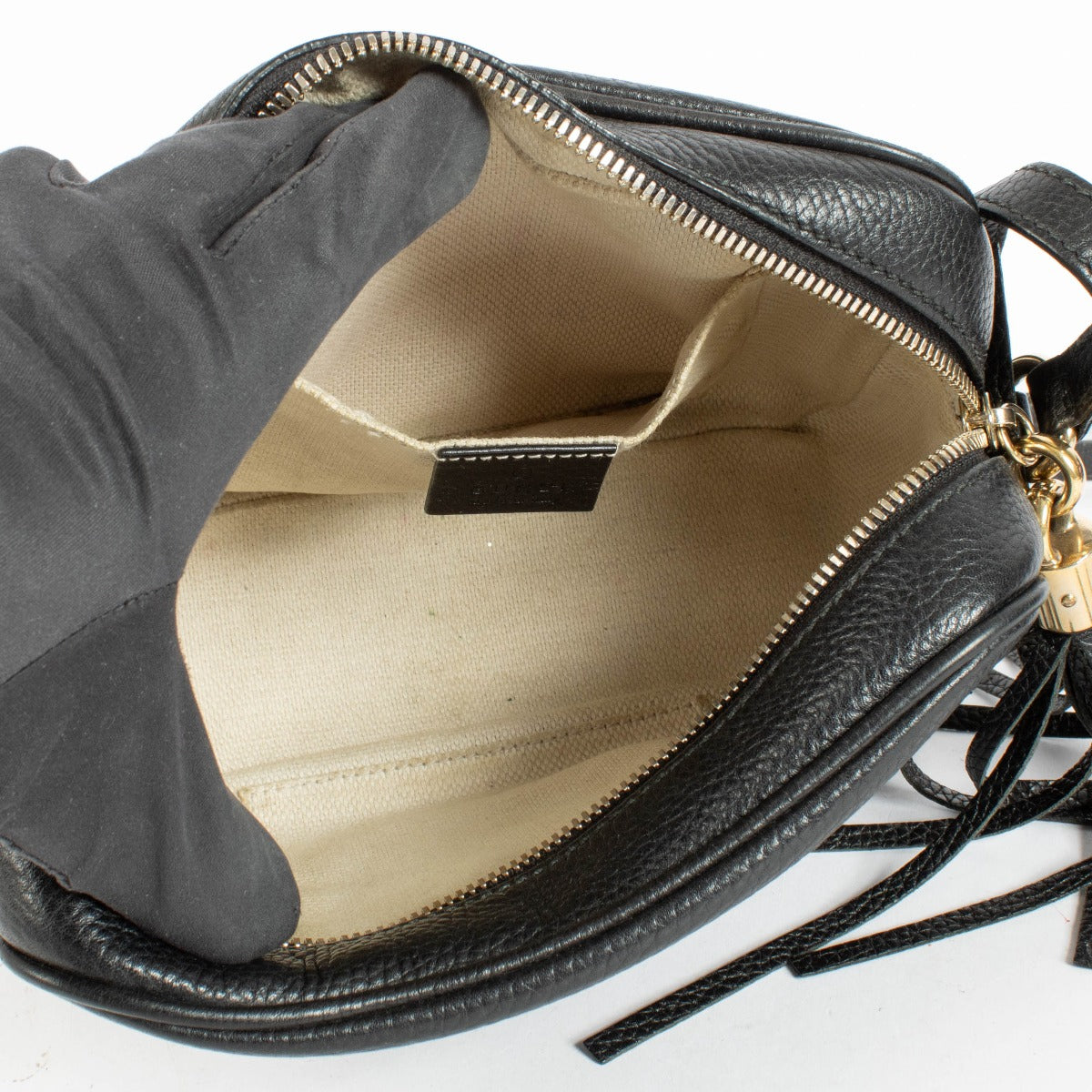 Authentic pre-loved Gucci Black Soho Disco Bag on Labellov.com