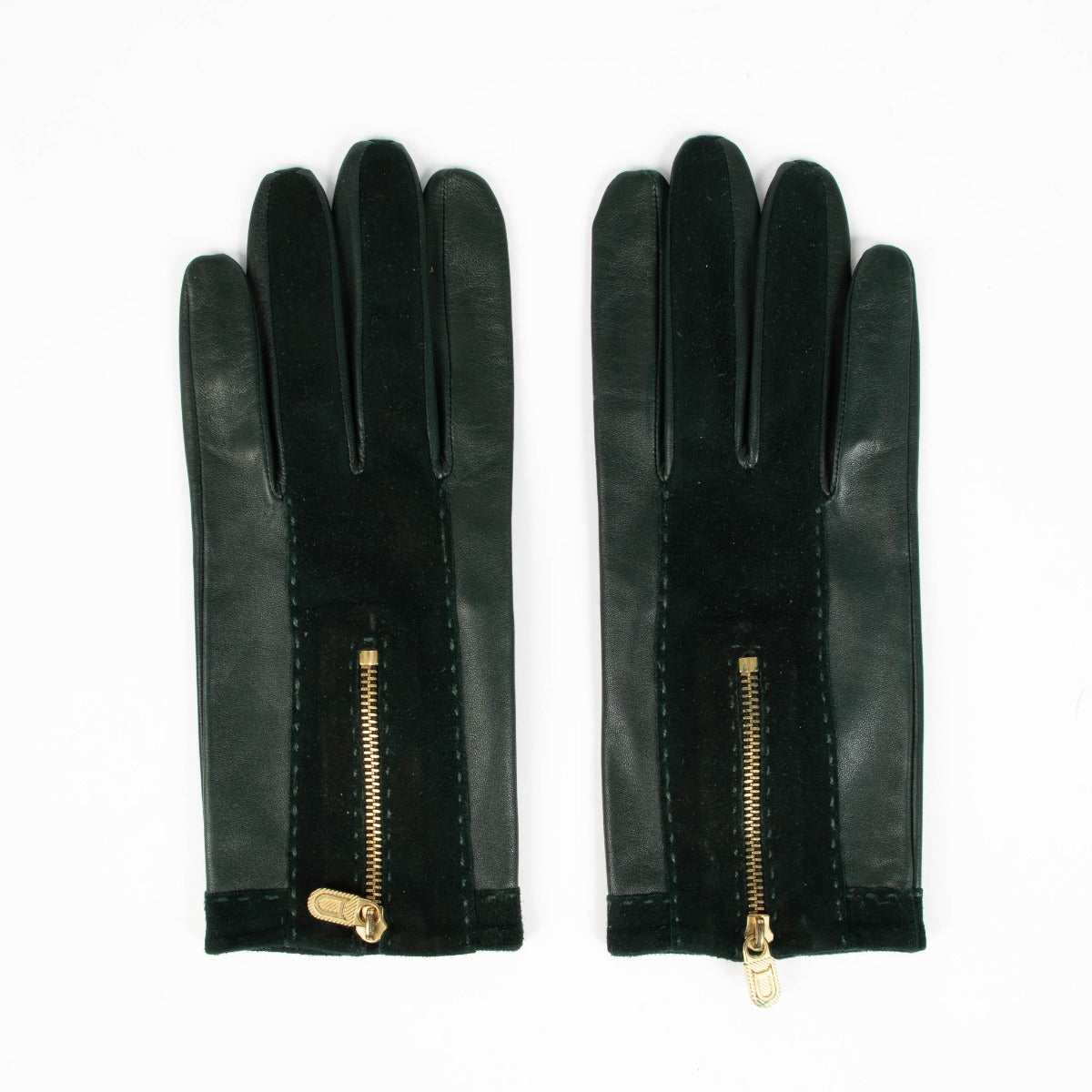 Shop this 100% authentic Delvaux Green Gloves at Labellov.com