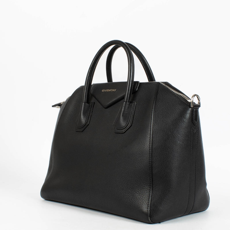 Shop the authentic Givenchy Black Goatskin Medium Antigona Bag second hand on Labellov.com