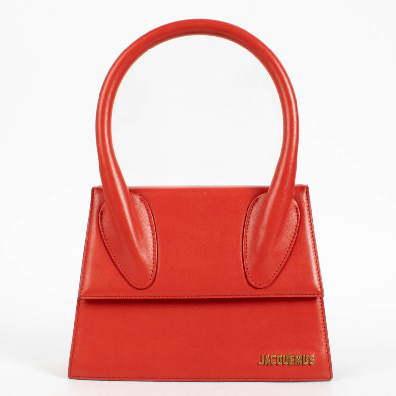 Shop the authentic Jacquemus Red Le Grand Chiquito Bag second hand on Labellov.com.