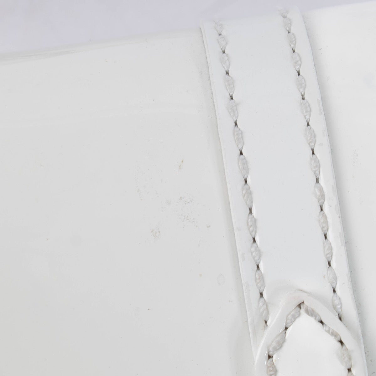 authentic preloved Burberry White Heart Check Crossbody Bag on Labellov.com