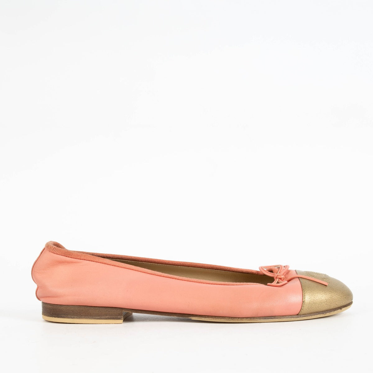 Authentic pre-loved Chanel Pink Lambskin Ballerina Flats - Size 38 on Labellov.com