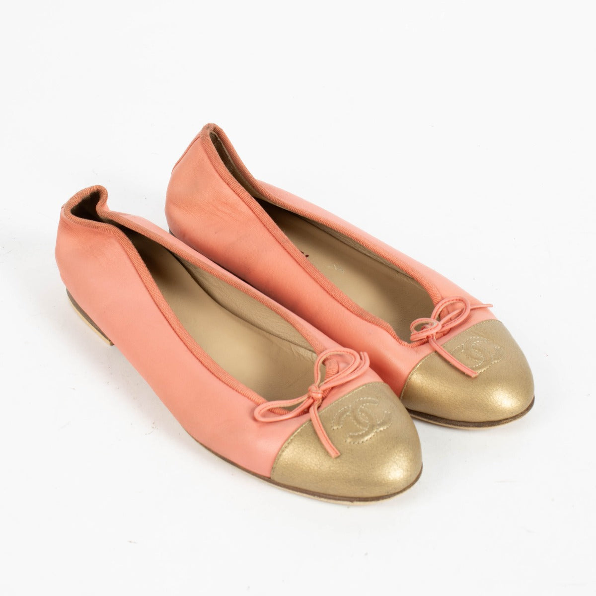 Authentic pre-loved Chanel Pink Lambskin Ballerina Flats - Size 38 on Labellov.com
