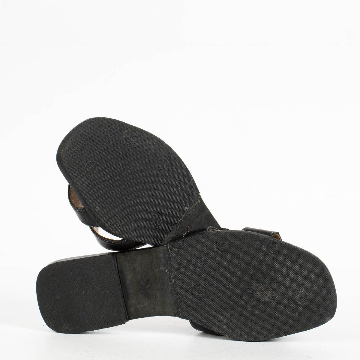 Authentic pre-loved Hermès Black Calfskin Oran Sandals - Size 37.5 on Labellov.com