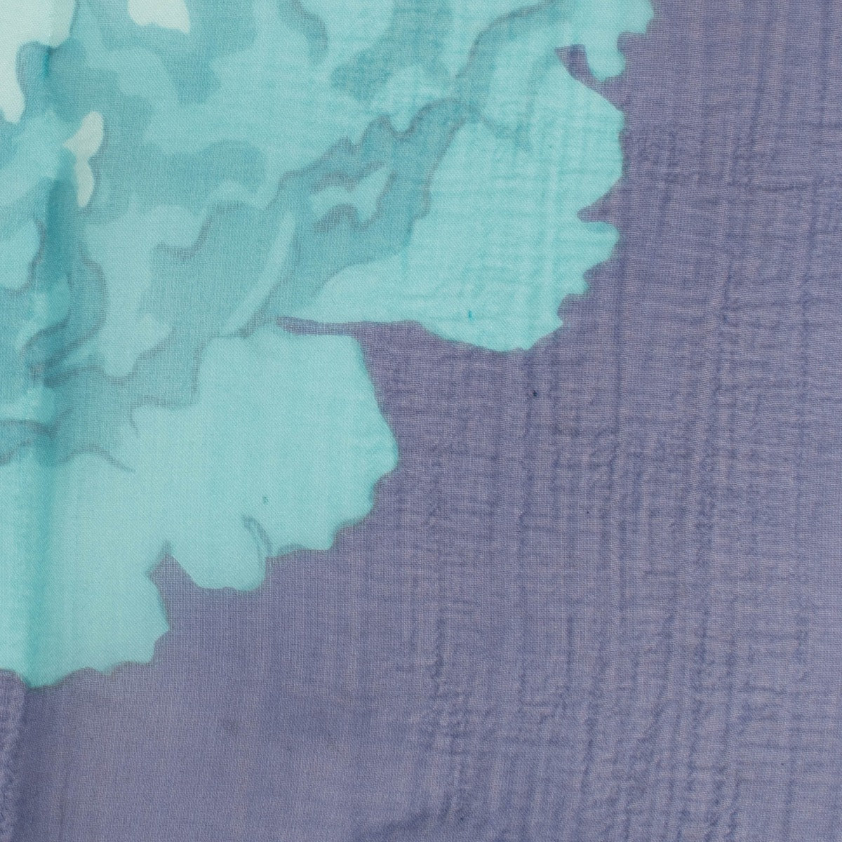 Are you looking for an authentic designer accessory? We buy and sell your preloved and brand new Hermès Blue Silk Mousseline Les Pivoines 140 Shawl.