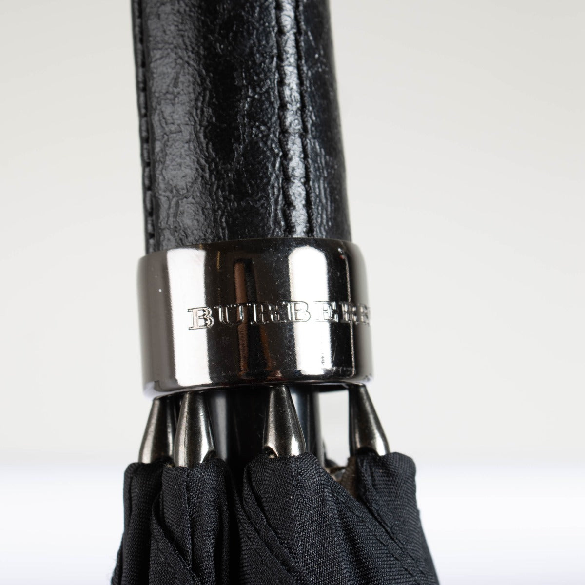 Authentic pre-loved Burberry Beige/Black Check Umbrella on Labellov.com