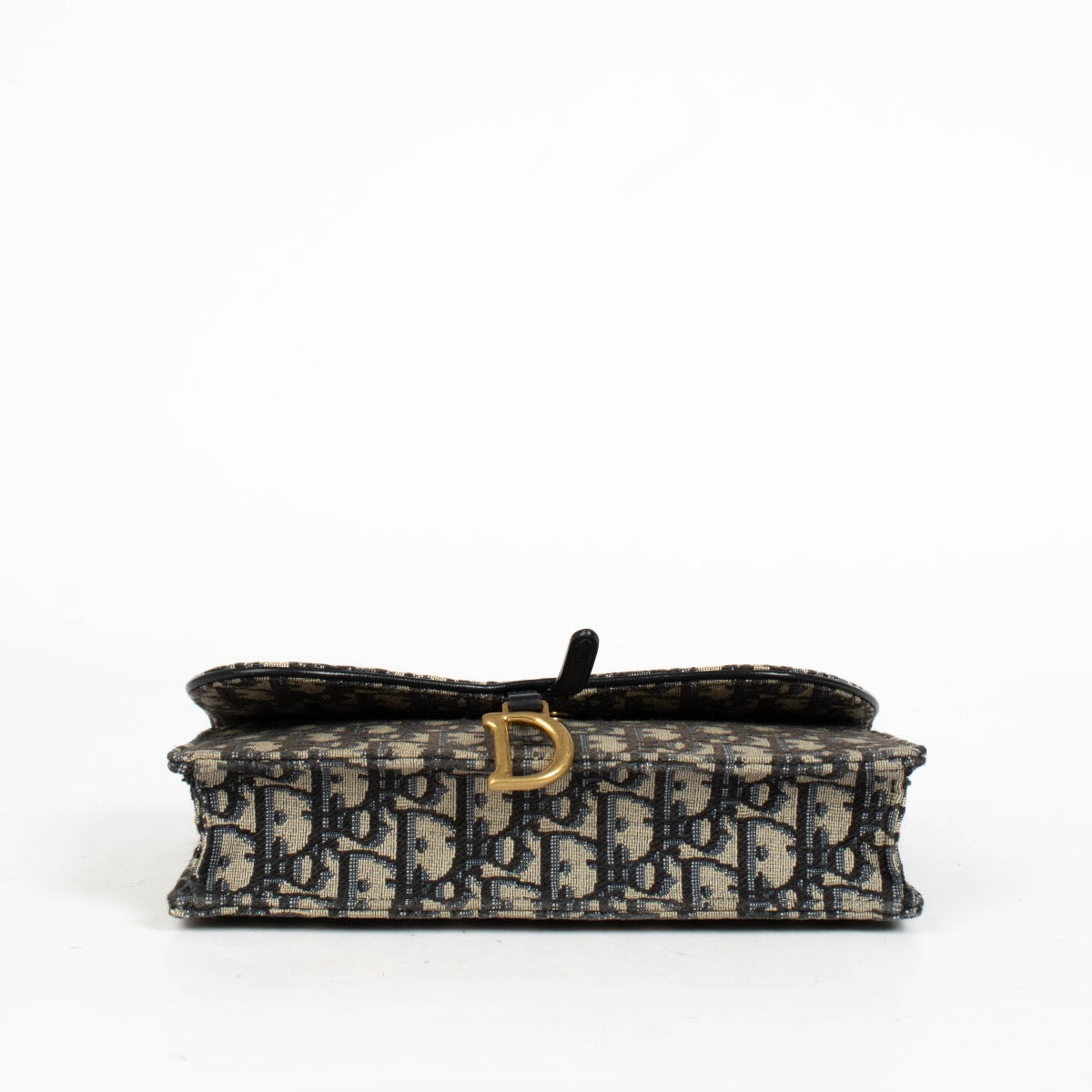 Shop the authentic pre-loved Christian Dior Oblique Saddle Chain Pouch on Labellov.com