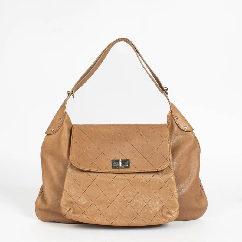 Authentic pre-loved Chanel Beige 2.55 HOBO Bag Shoulder bag on Labellov.com