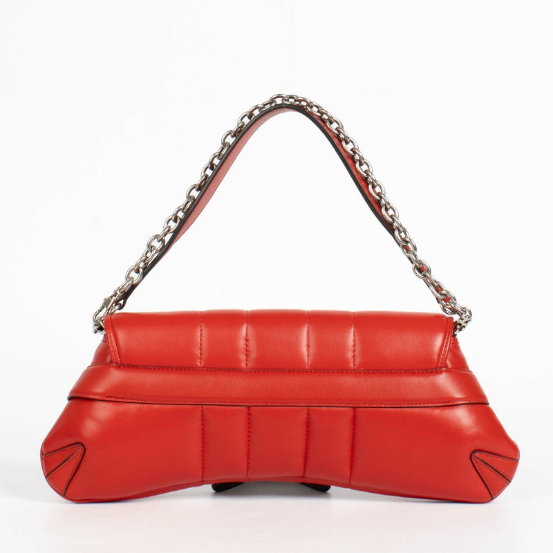 Authentic pre-loved Gucci Red Leather Medium Horsebit Chain Clutch on Labellov.com