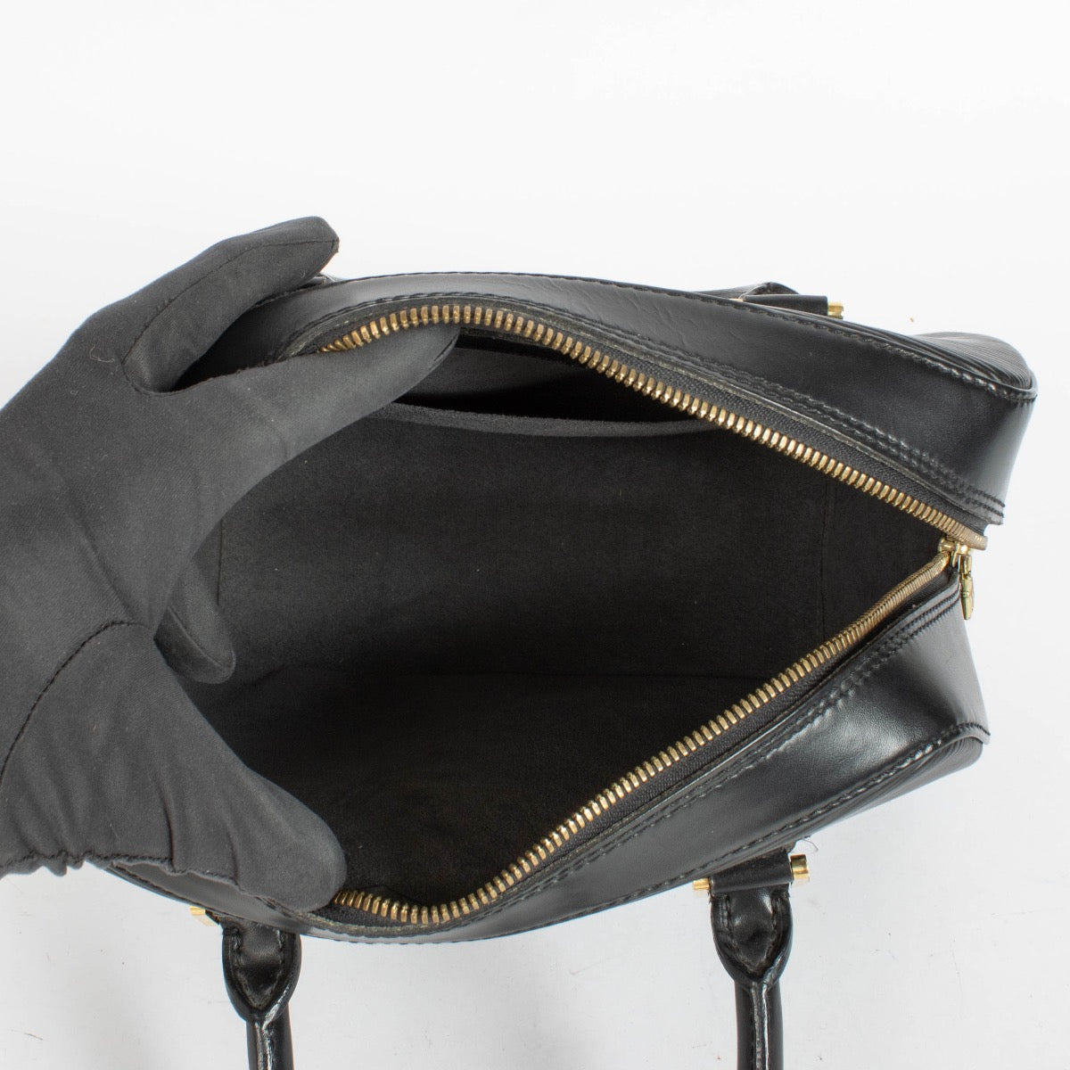 Authentic pre-loved Louis Vuitton Black Epi Leather Sablon Bag on Labellov.com