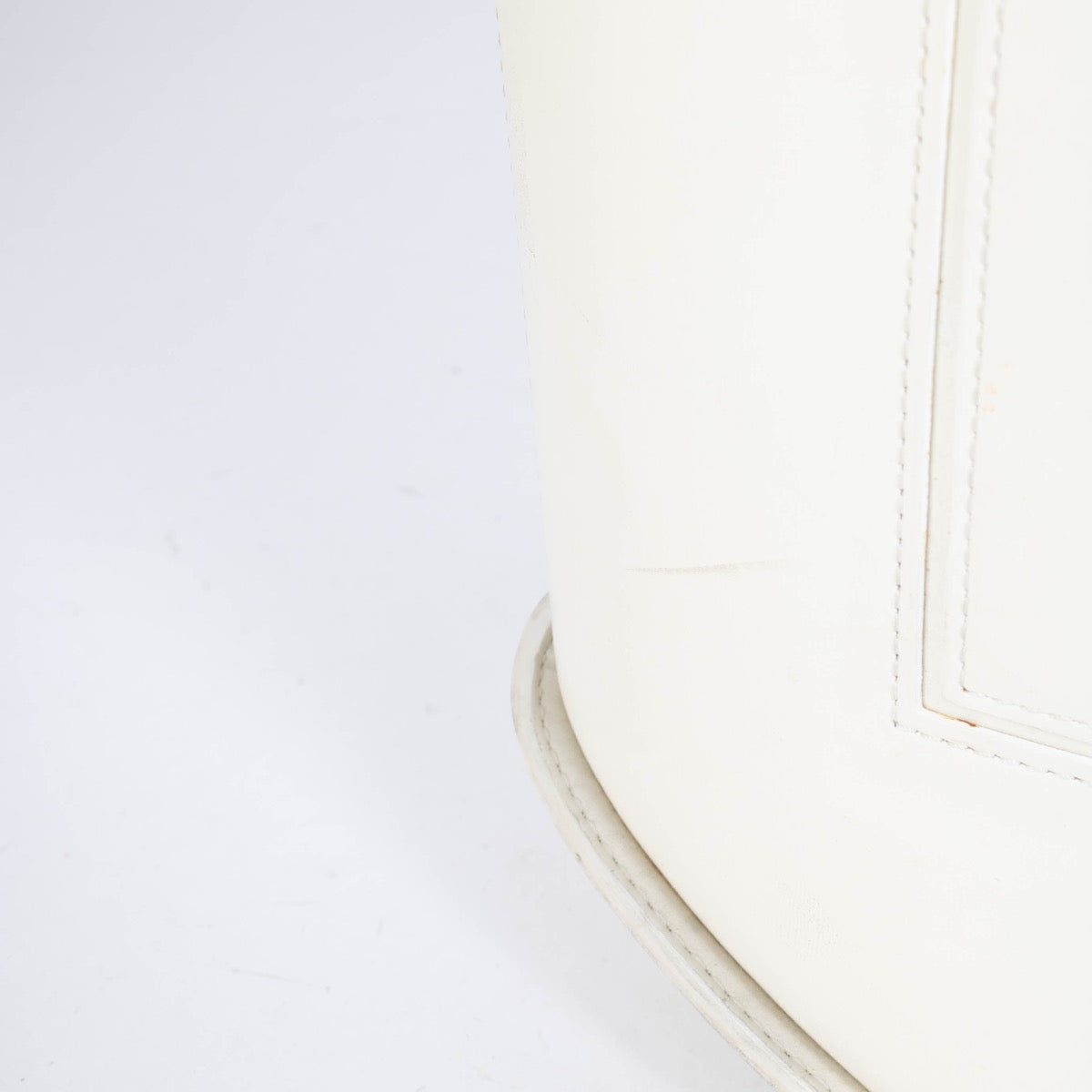 Authentic pre-loved Delvaux White Box Calf Pin Bag on Labellov.com