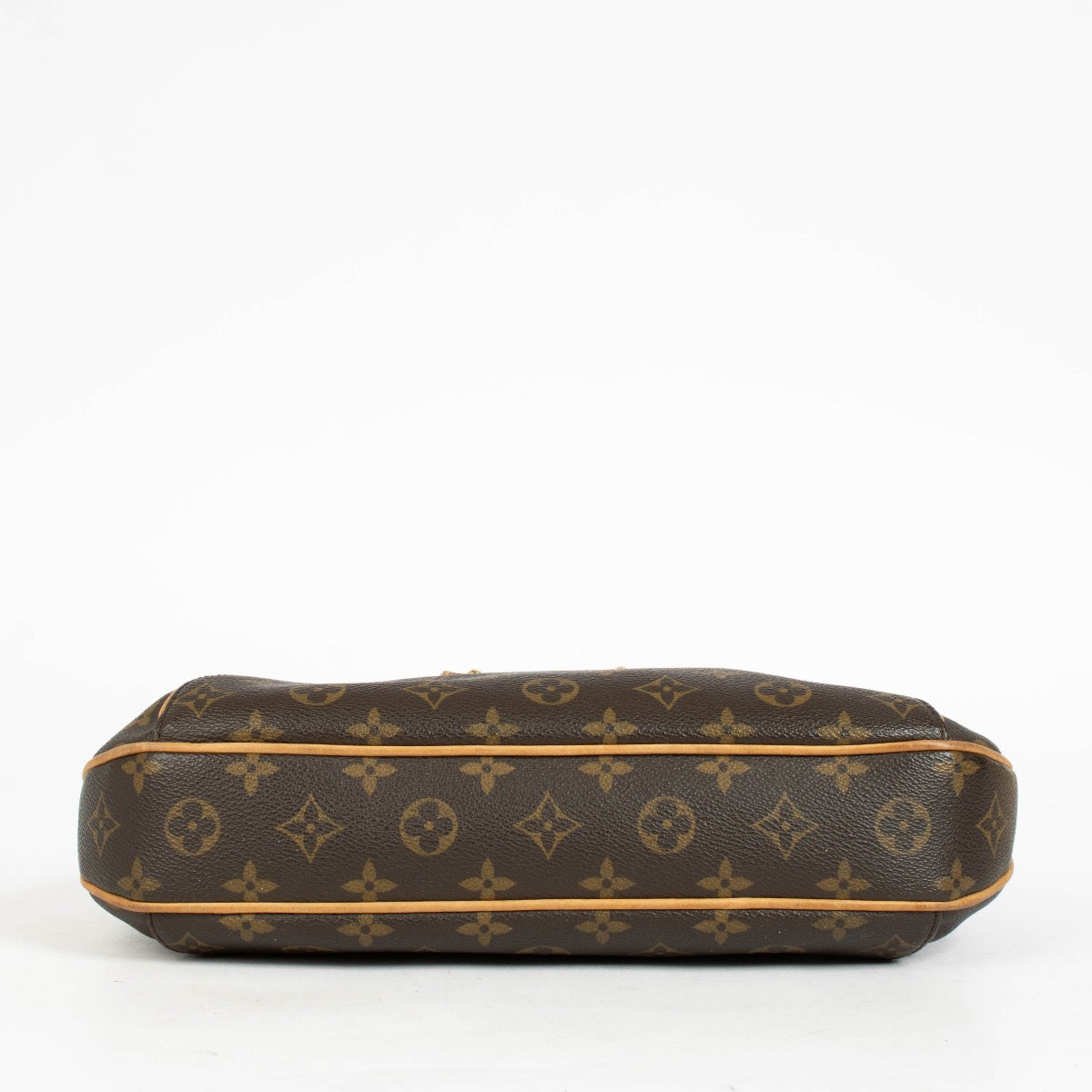 Authentic pre-loved Louis Vuitton Monogram Thames PM on Labellov.com