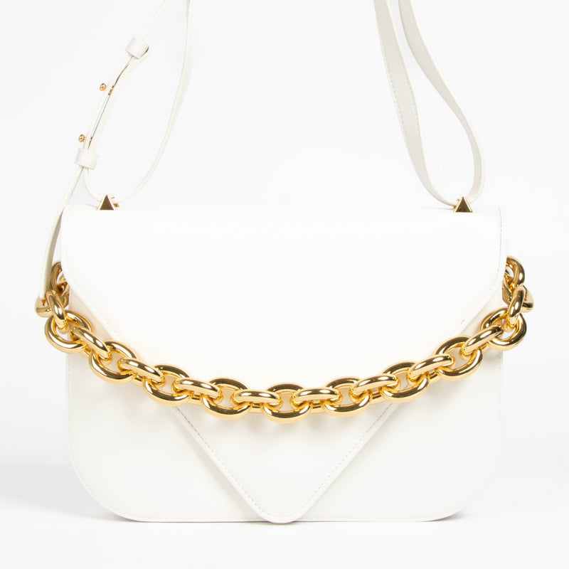Authentic pre-loved Bottega Veneta White Leather Medium Mount Bag on Labellov.com