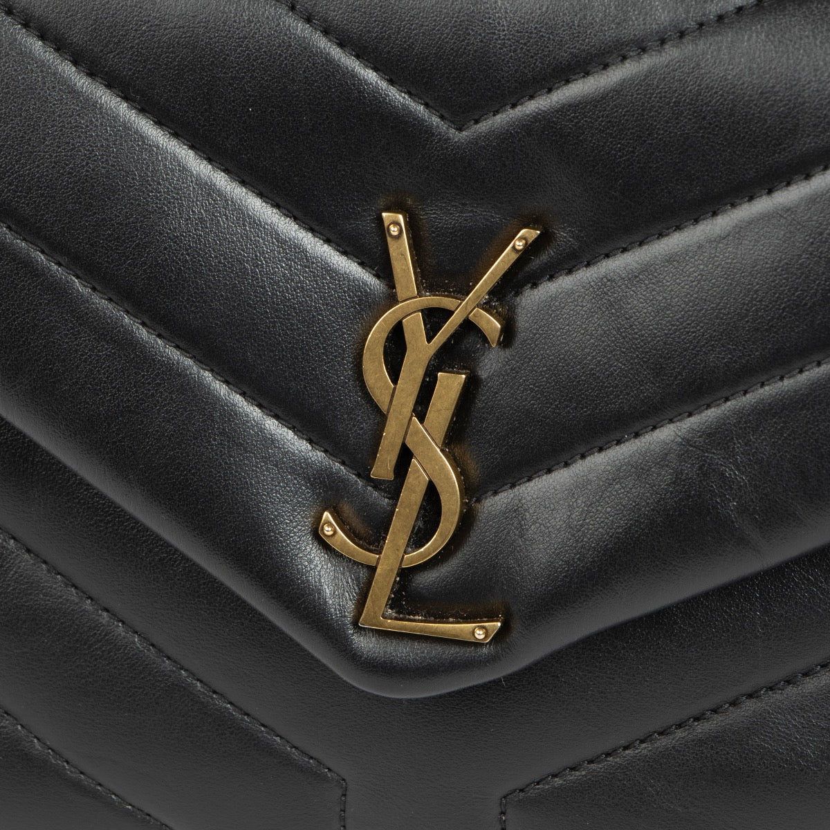 Shop 100% authentic second hand Saint Laurent LouLou Small Bag in black on Labellov.com.
