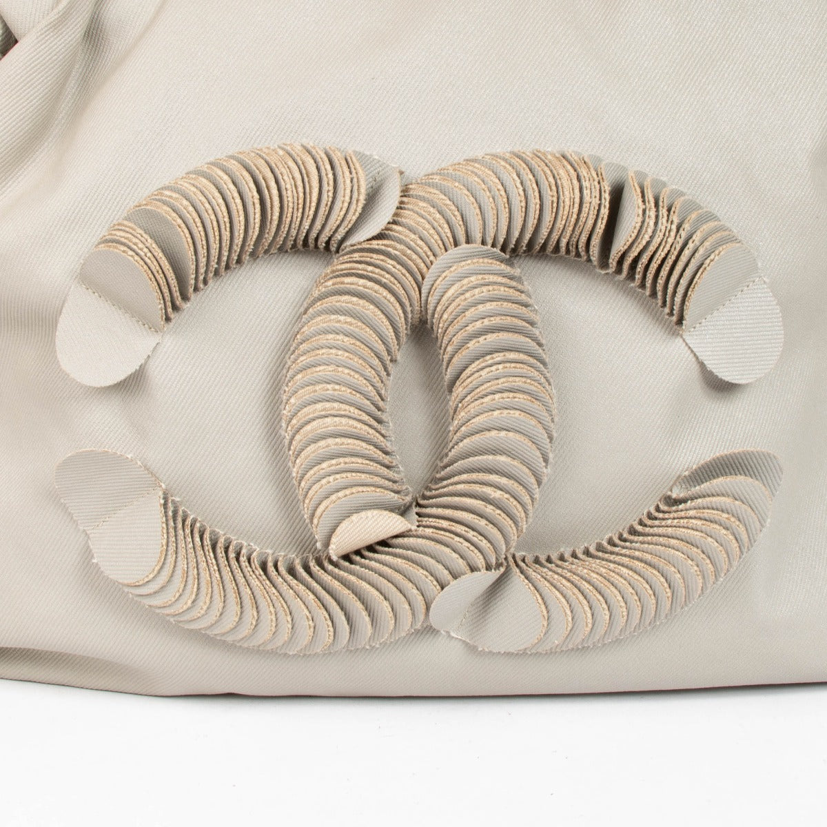 Shop this authentic Chanel '3D' CC Logo Tote Bag pre-loved on Labellov.com