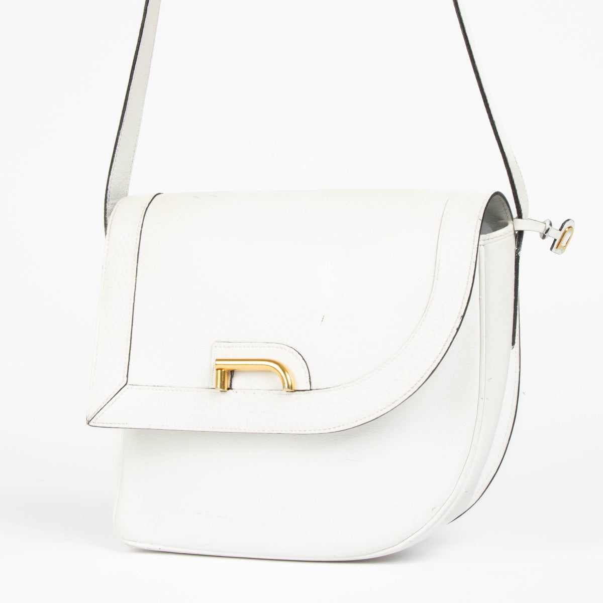 Shop this authentic Delvaux White Leather Shoulder Bag pre-loved on Labellov.com