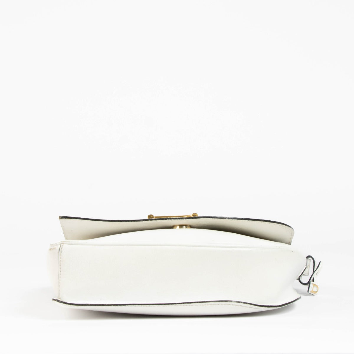Shop this authentic Delvaux White Leather Shoulder Bag pre-loved on Labellov.com