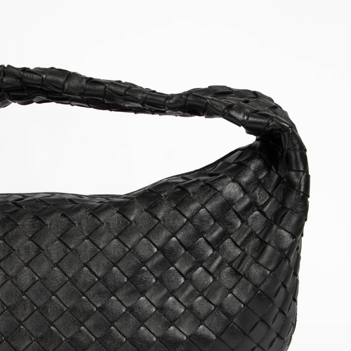 Authentic pre-loved Bottega Veneta Black Jodie Small Knotted Intrecciato Leather Tote Bag on Labellov.com