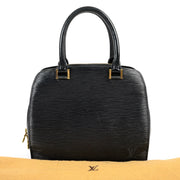 Shop safe online at Labellov in Antwerp this 100% authentic second hand Louis Vuitton Black Epi Top handle