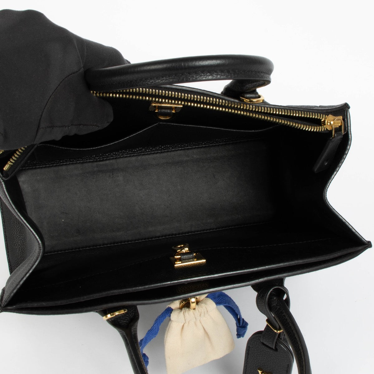 Authentic pre-loved Louis Vuitton black Steamer Top handle on Labellov.com