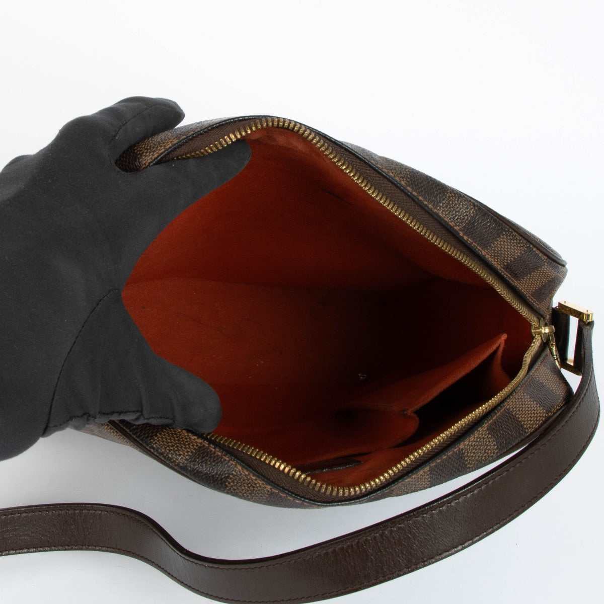 Authentic pre-loved Louis Vuitton Damier Ebene Ipanema GM Bag on Labellov.com