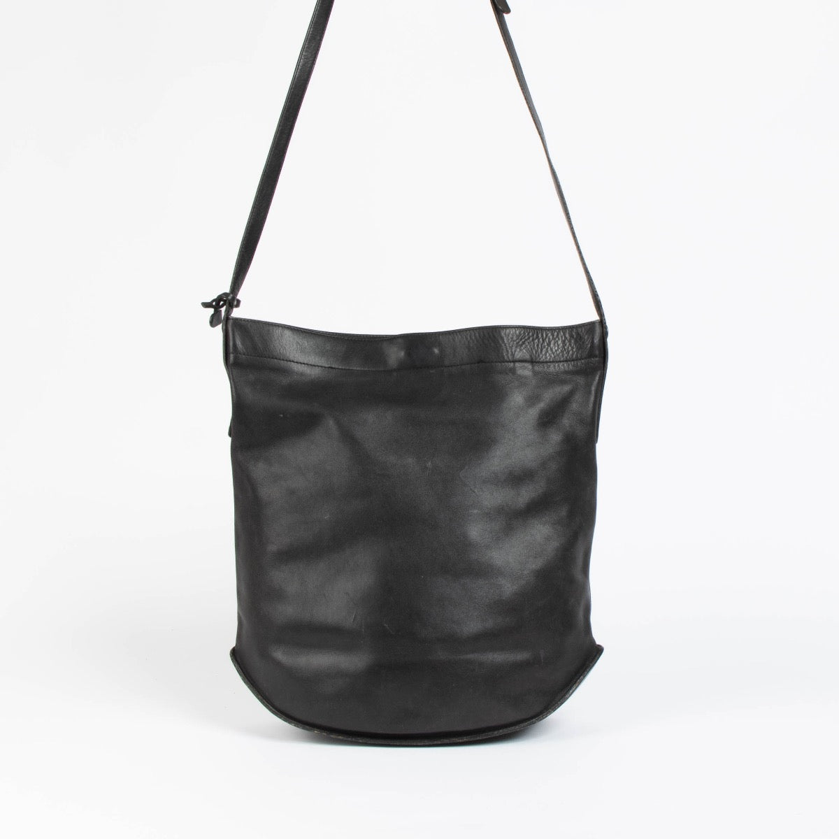 Authentic pre-loved Delvaux Black Le Pin Shoulder Bag on Labellov.com