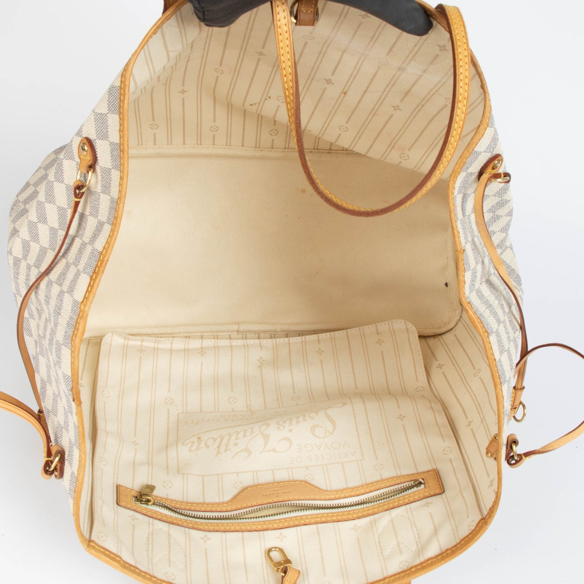 Authentic pre-loved Louis Vuitton Damier Azur Neverfull GM Shoulder Bag on Labellov.com
