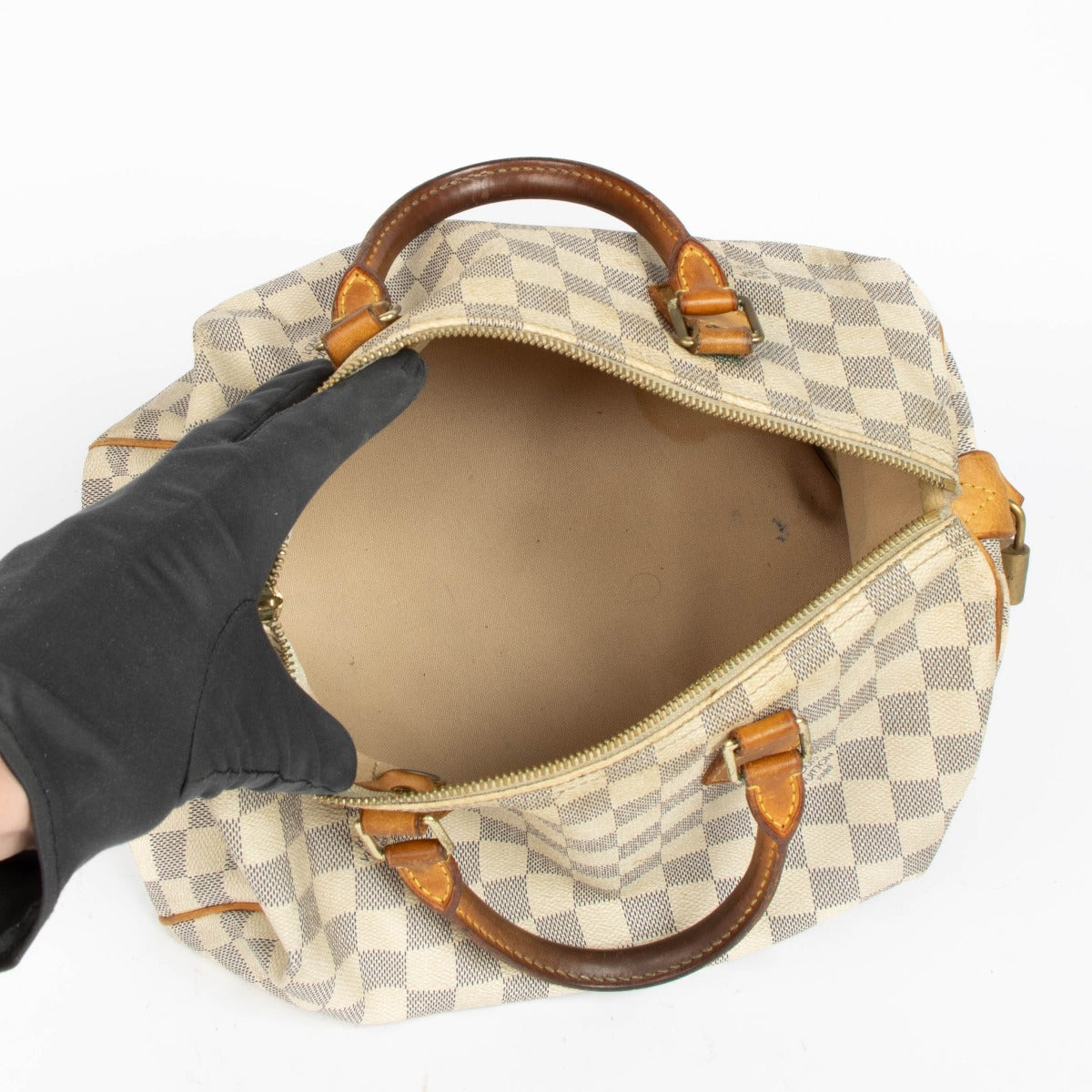 Shop this authentic Louis Vuitton Damier Azur Speedy 30 pre-loved on Labellov.com