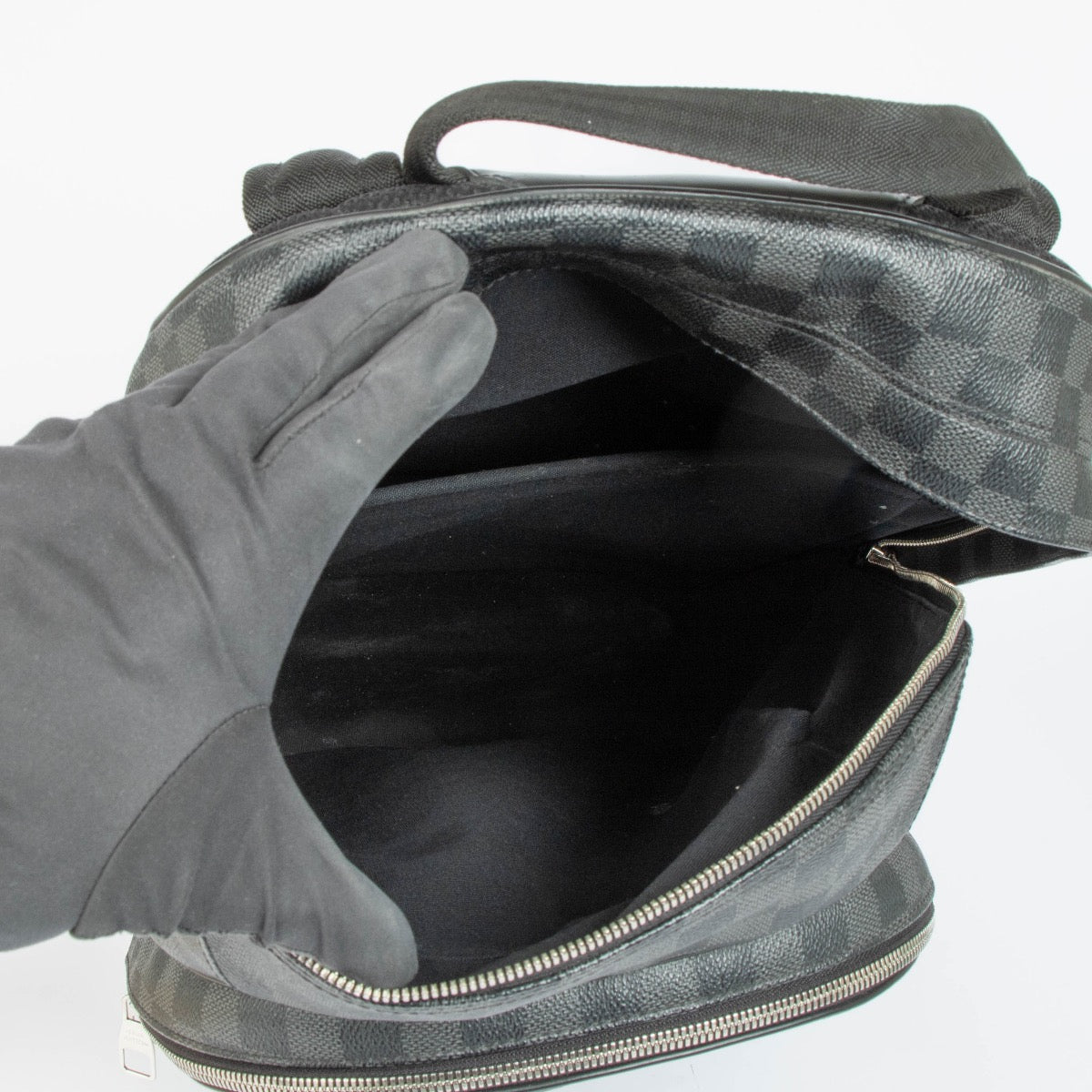 louis vuitton backpack black and grey Damier Graphite Michael – Labellov Channeling a hiking GloCast - UV Light Color:Clear/Black 12981-01