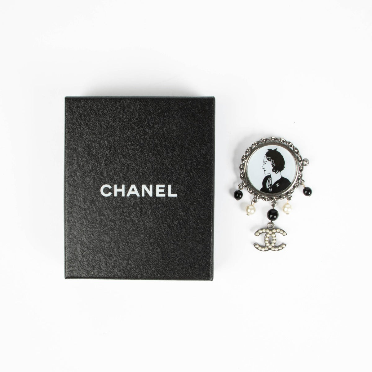 Broche Chanel 03P Mademoiselle CC