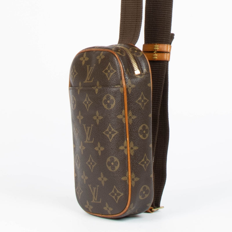 Shop this 100% authentic Louis Vuitton Monogram Pochette Gange Belt Bag at Labellov.com