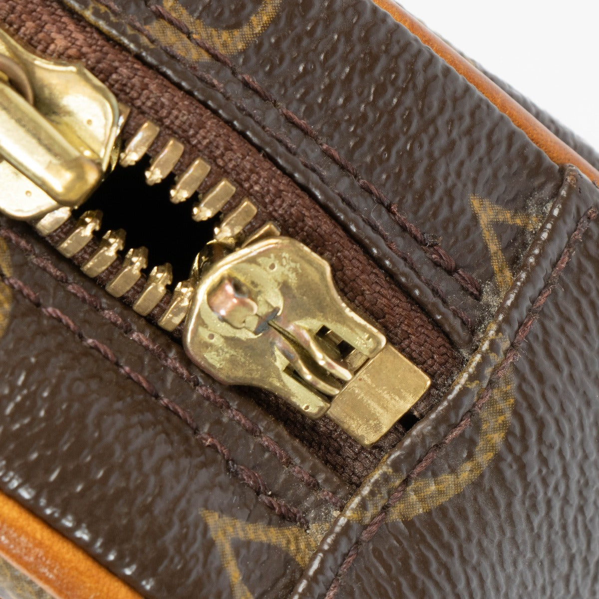 Shop this 100% authentic Louis Vuitton Monogram Pochette Gange Belt Bag at Labellov.com