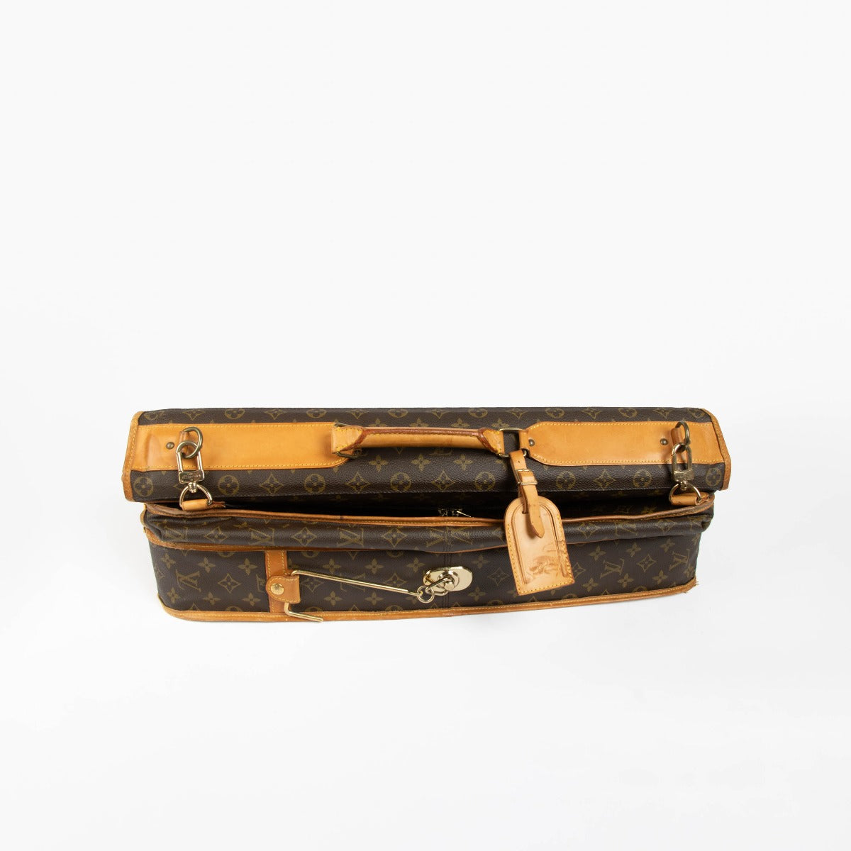 Shop this 100% authentic Louis Vuitton Monogram Portable Garment Bag at Labellov.com