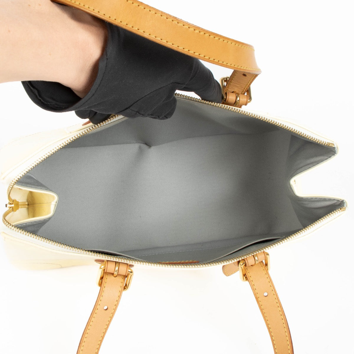 Authentic pre-loved Louis Vuitton Perle Rosewood Avenue Vernis Top Handle Bag on Labellov.com