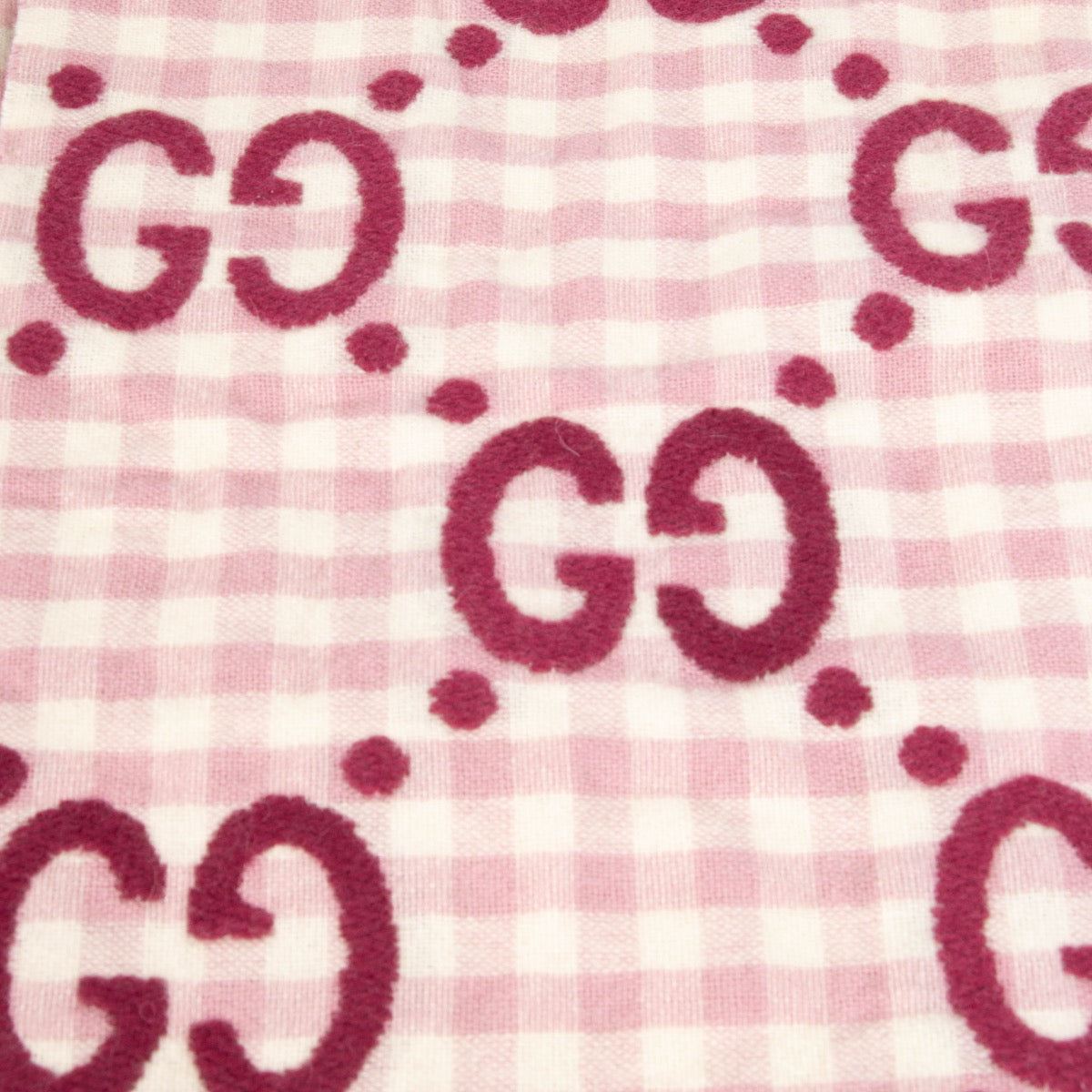 Authentic pre-loved Gucci Pink Wool GG Pattern Scarf on Labellov.com
