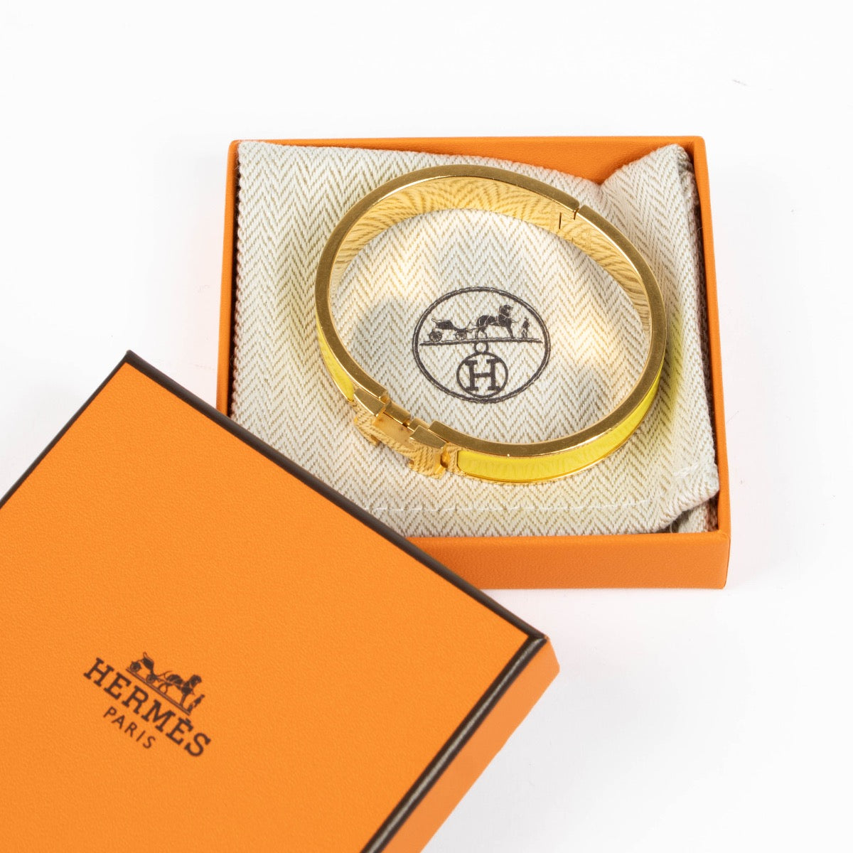 Authentic pre-loved Hermès Yellow Tennis Clic H Bracelet - Size GM on Labellov.com