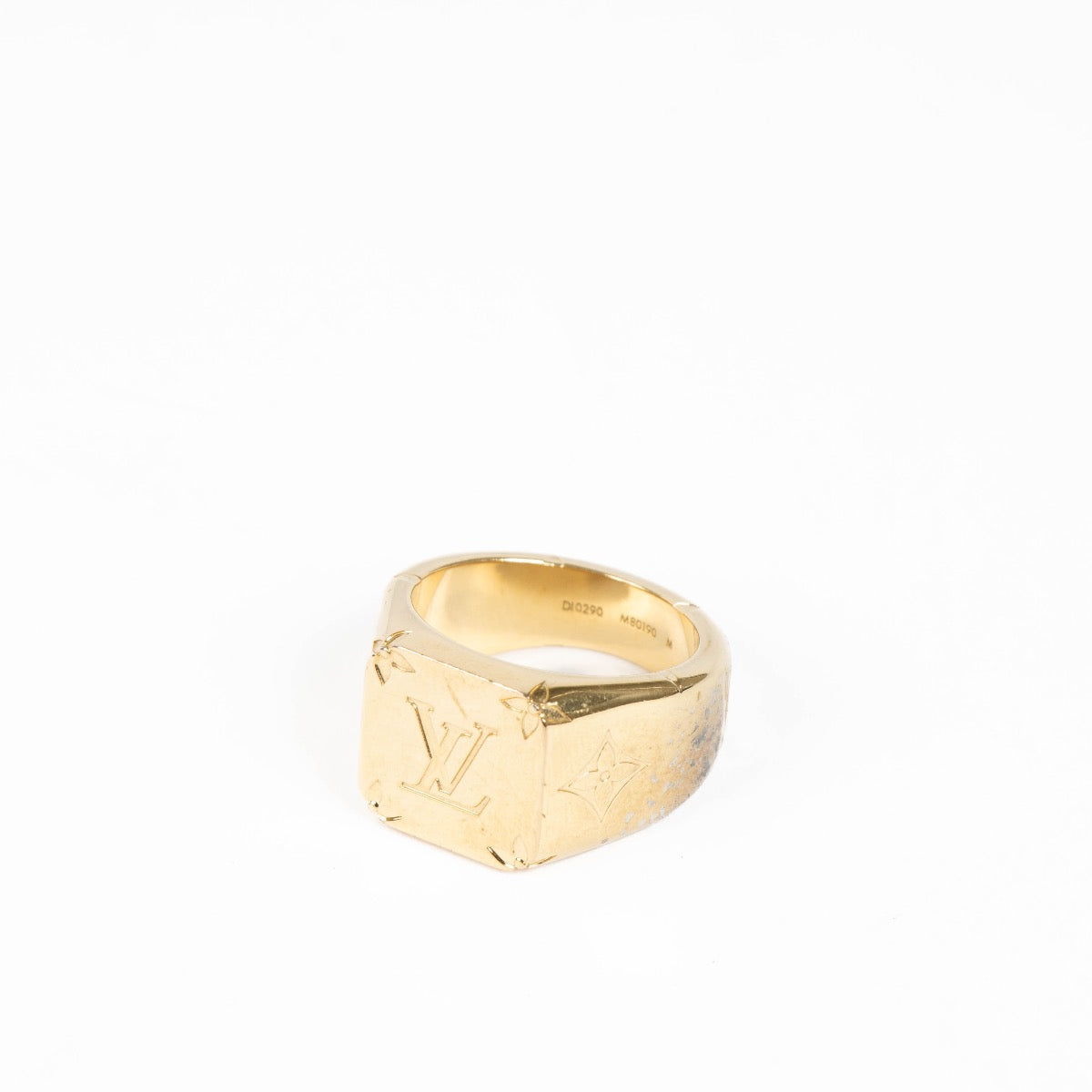 Authentic pre-loved Louis Vuitton Gold-tone Signet Ring - Size M on Labellov.com