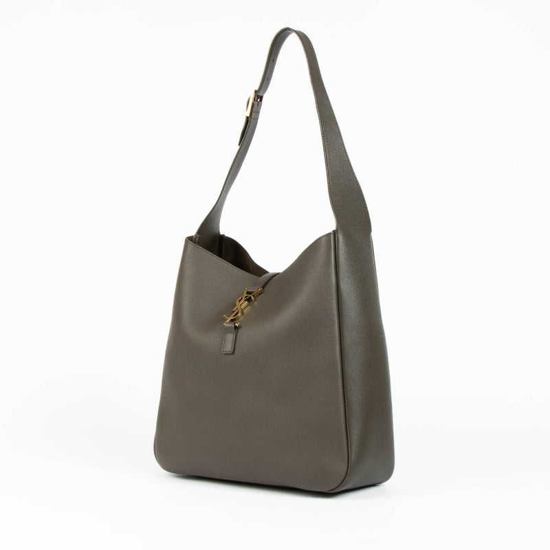 Authentic pre-loved Saint Laurent Green Le 5 a 7 Large Shoulder Bag on Labellov.com