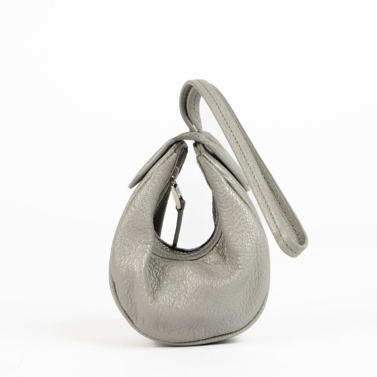 Shop this 100% authentic Delvaux Light Grey Coin Purse at Labellov.com